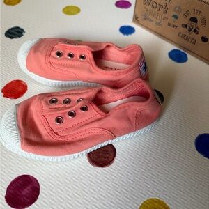 Cienta Kids Coral Slip-On Canvas Sneakers with White Sole